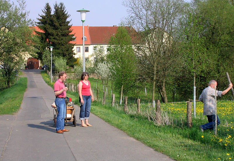 Ferienwohnung auf Bauernhof Eulendorf, Spaziergang durch die Eifel zur Schlehenblüte